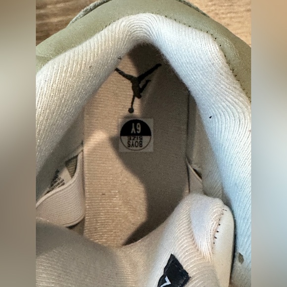 Jordan Retro 5 ‘Jade Horizon’ - Picture 2 of 6